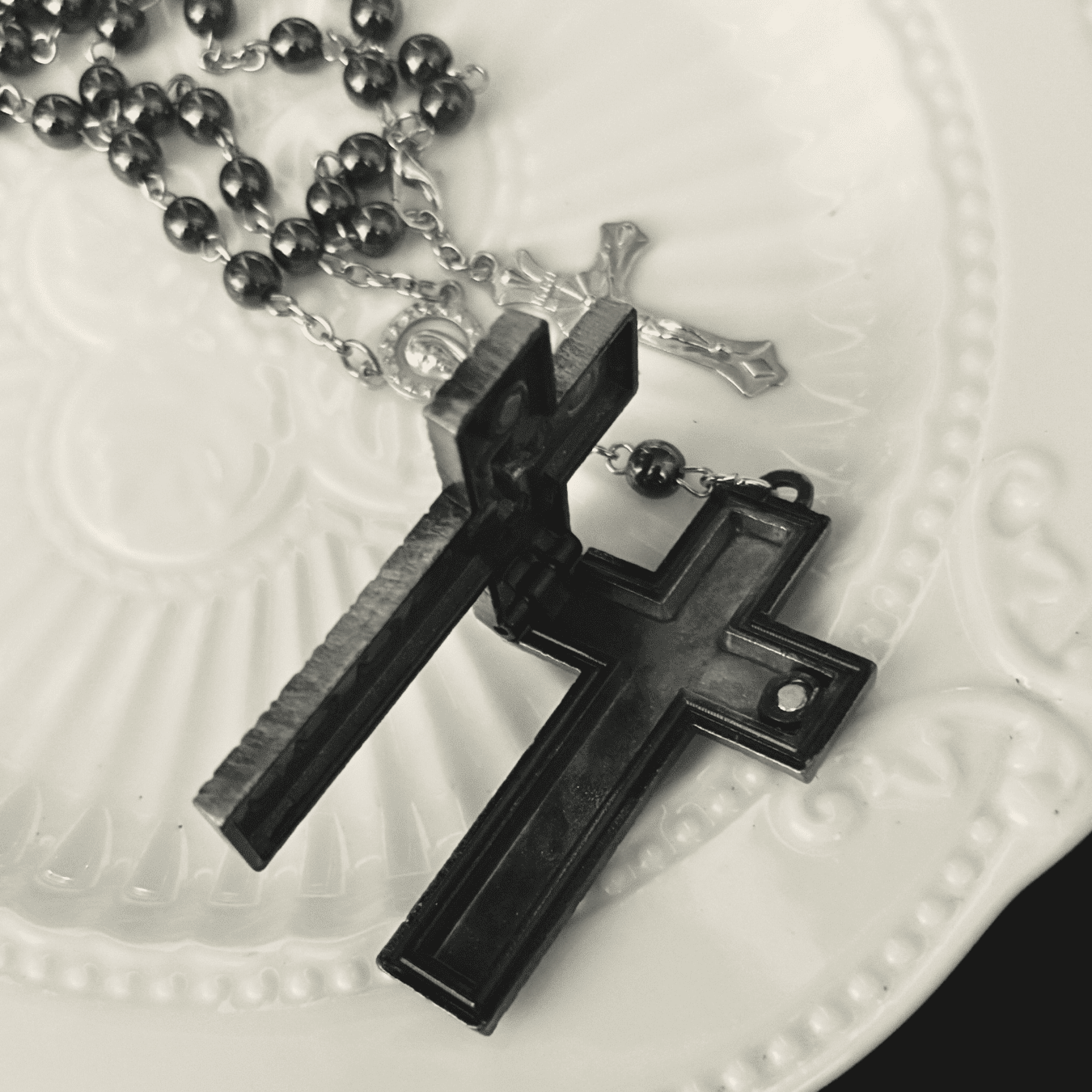 Magnetic Cross Pillbox Pendant