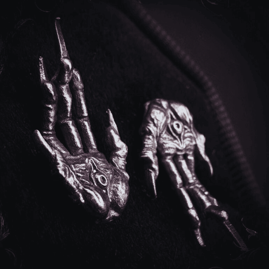 'Devil Hands'Earrings