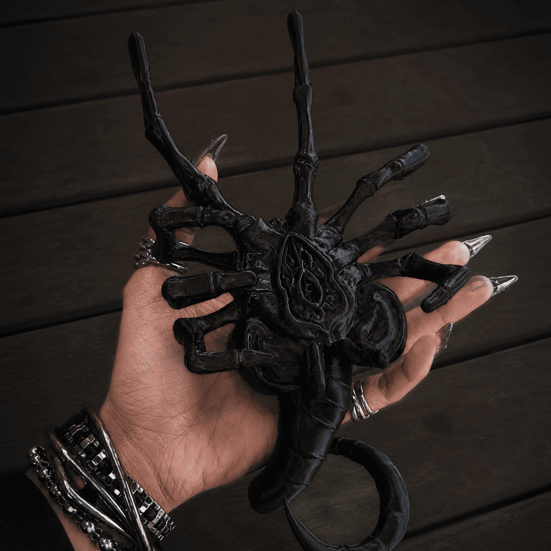 Facehugger Phone Stand