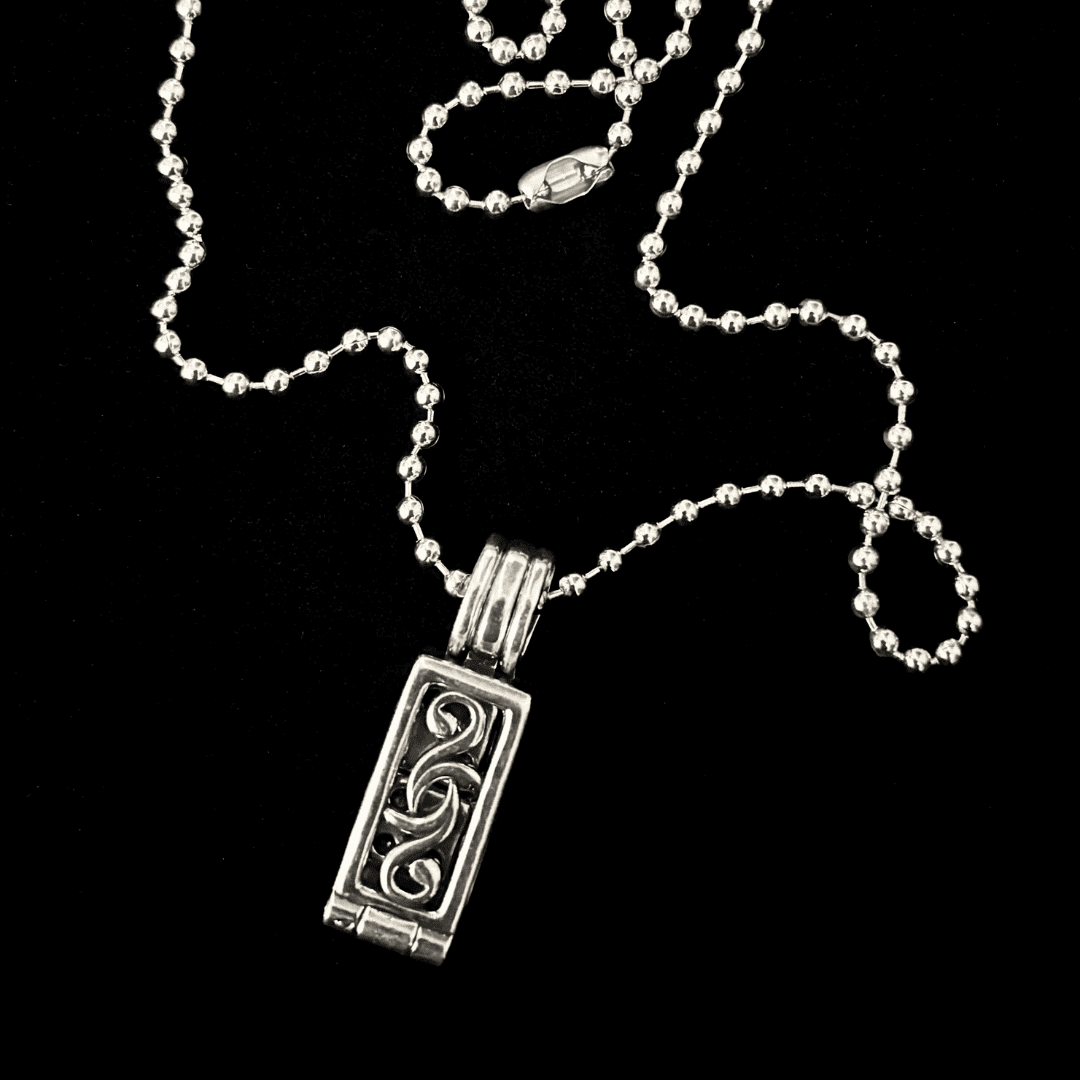 Frame Dice Necklace
