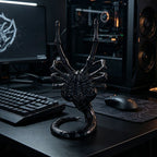 Facehugger Phone Stand