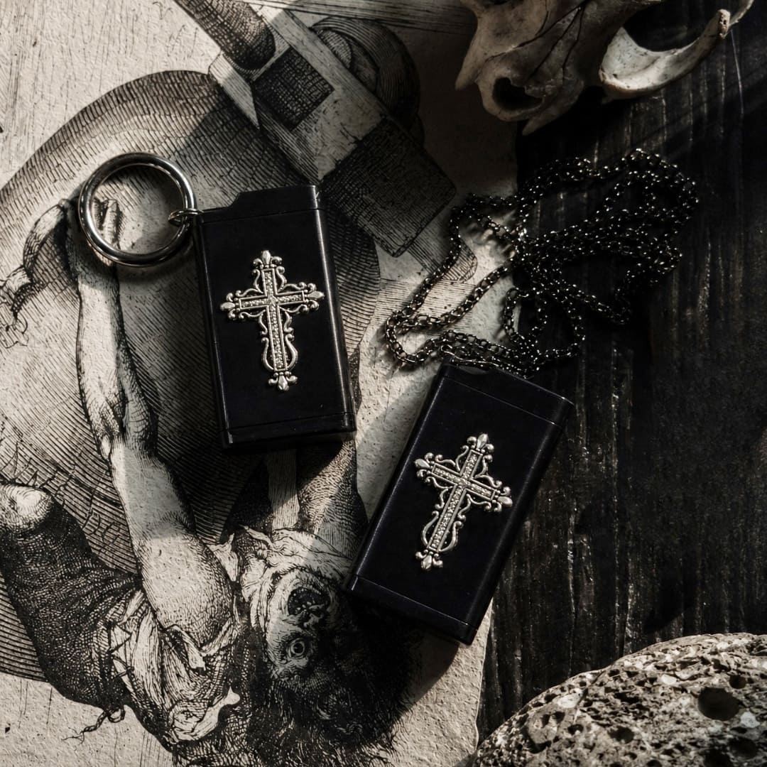 Black Gothic Cross portable ashtray pendant for gothic everyday carry