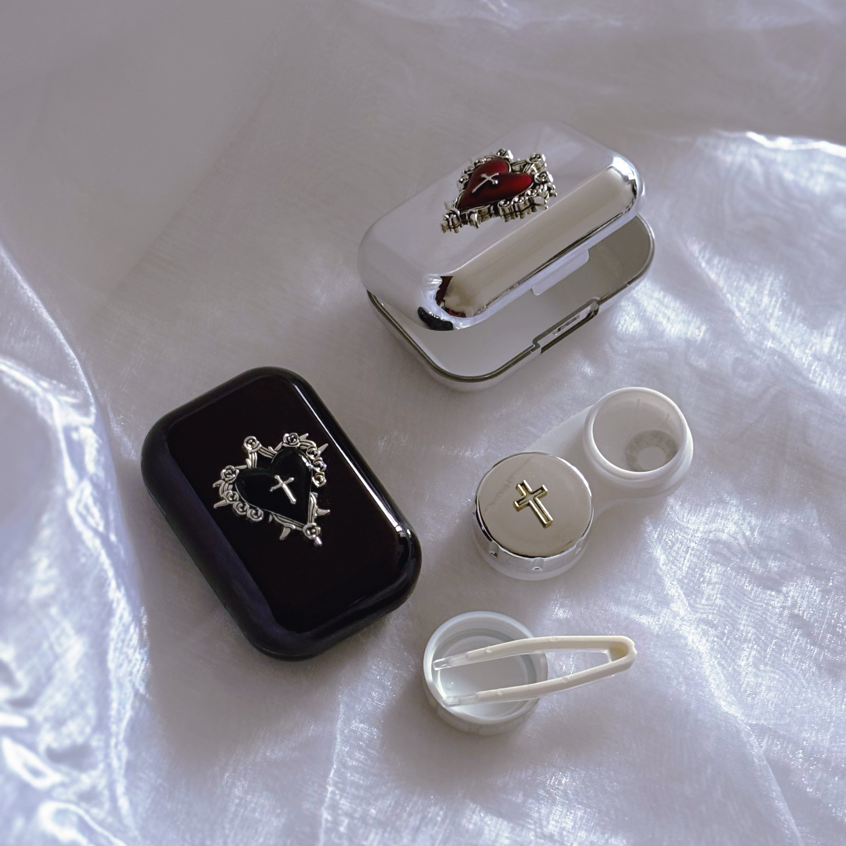 Thorned Heart Contact Lens Case Set